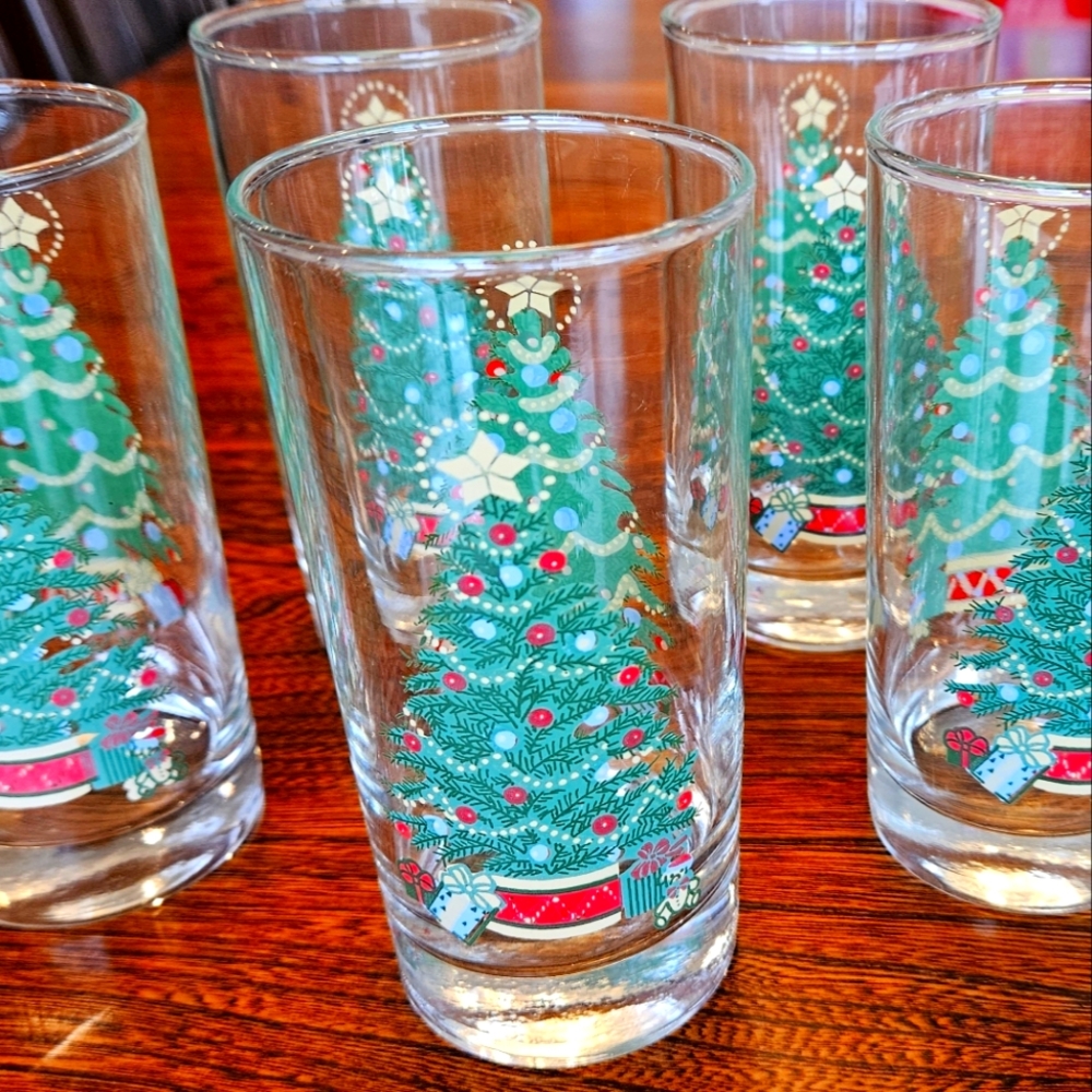 Five Vintage 1980s HOMCO Christmas Tree 8oz High Ball Glasses.